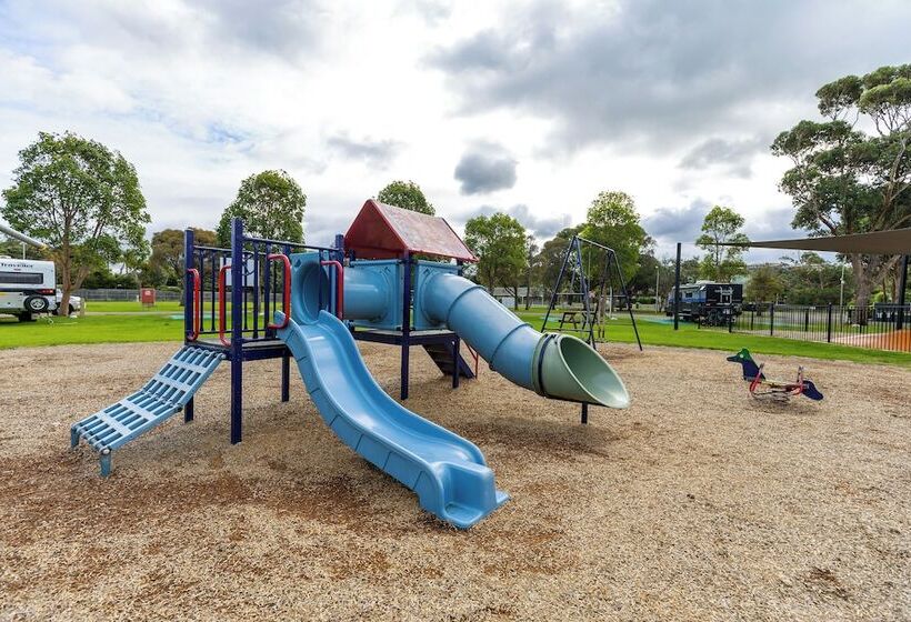 호텔 Nrma Eastern Beach Holiday Park