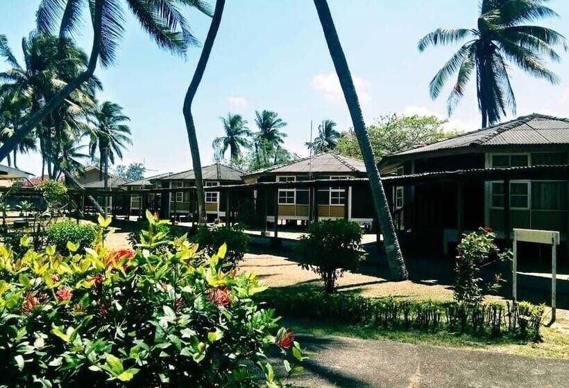 فندق Pcb Beach Resort