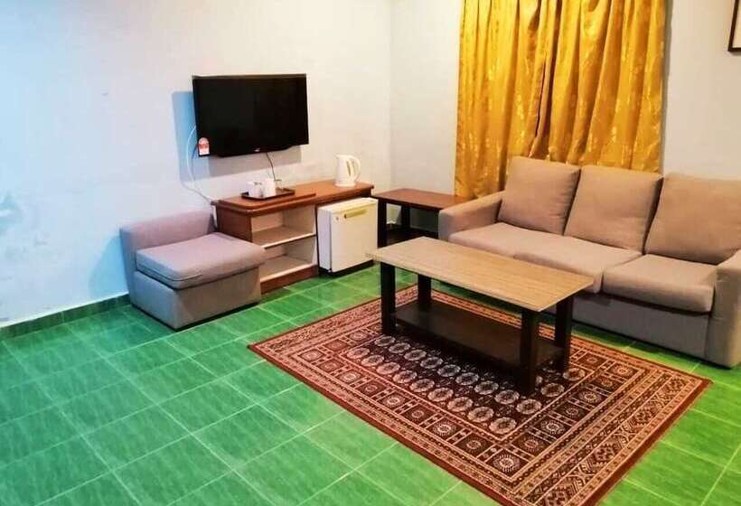 فندق Pcb Beach Resort