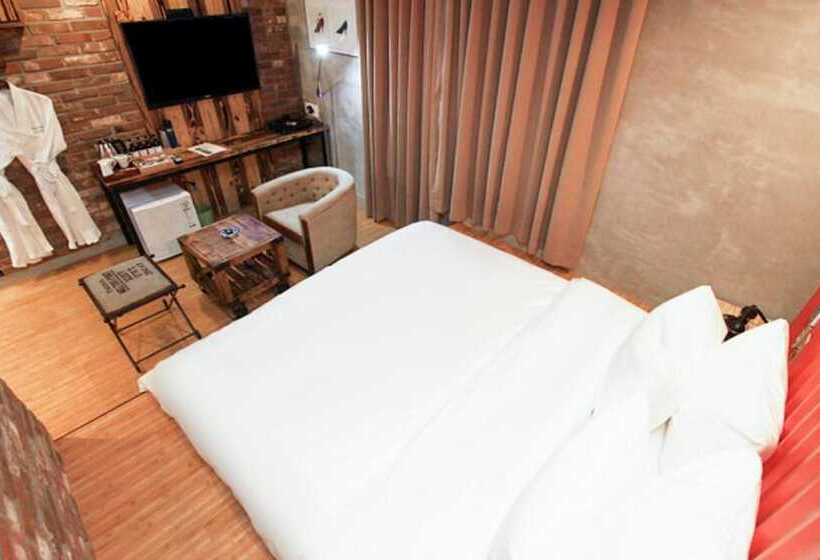 Hound Hotel Changwon Terminal