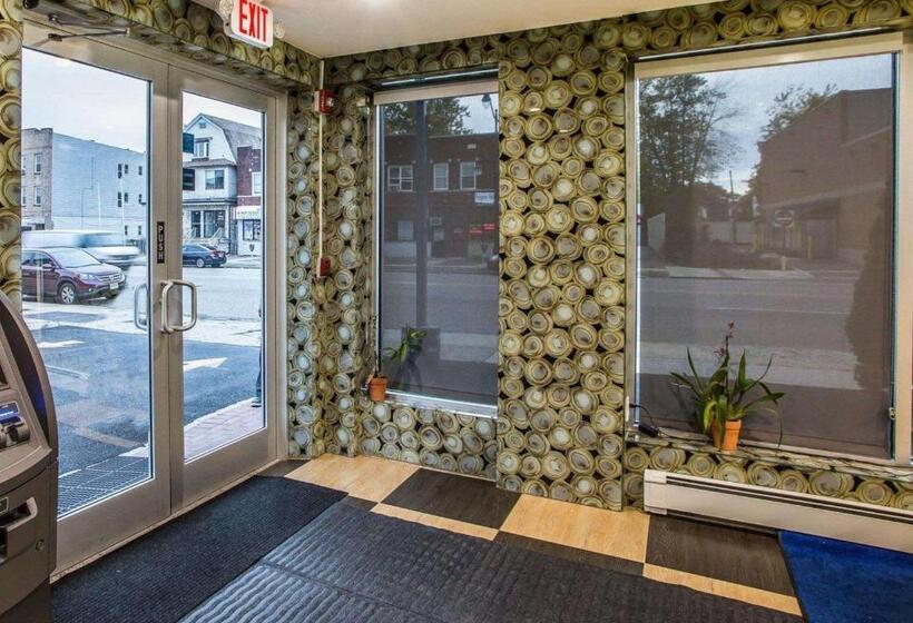 فندق Rodeway Inn