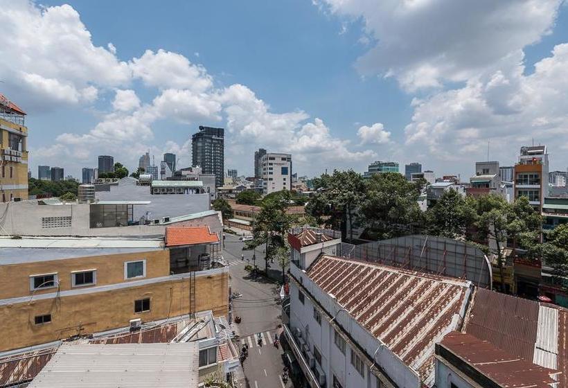 هتل Canary Saigon