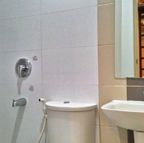 בית מלון כפרי Sogo Edsa Cubao