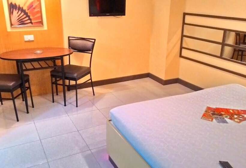 בית מלון כפרי Sogo Edsa Cubao