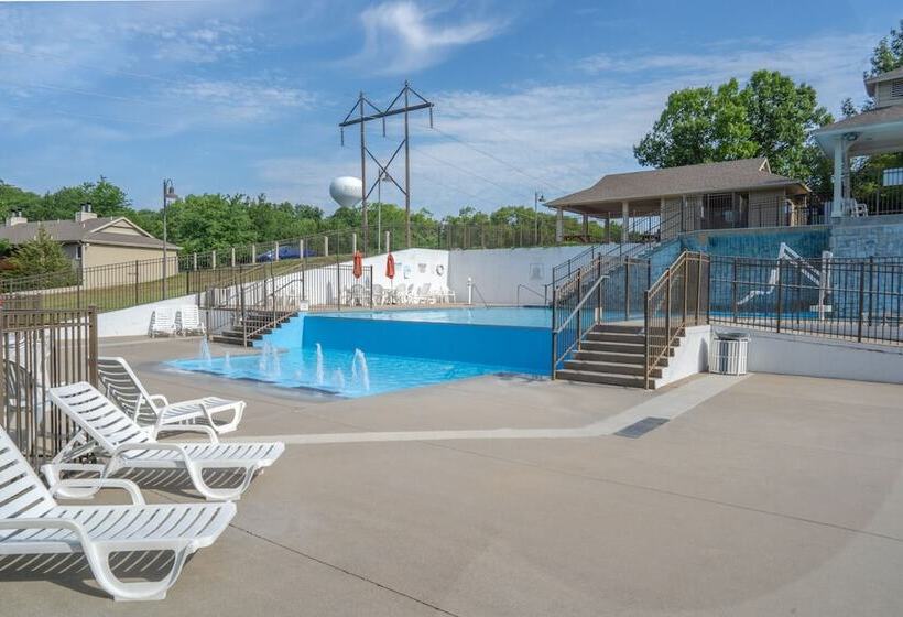 فندق Stonebridge Village Resort