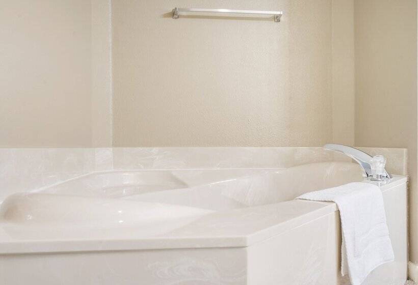 فندق Stonebridge Village Resort