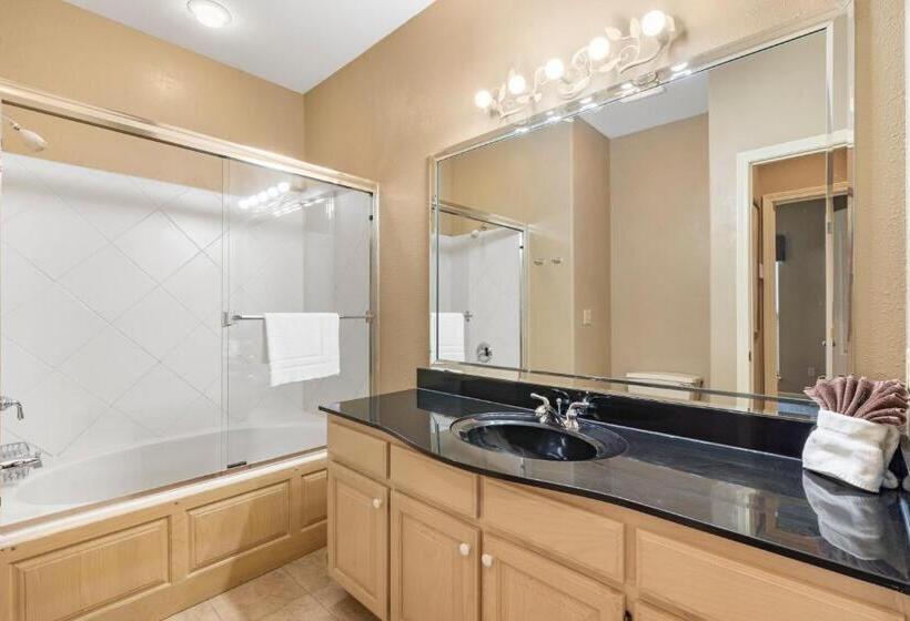 فندق Stonebridge Village Resort