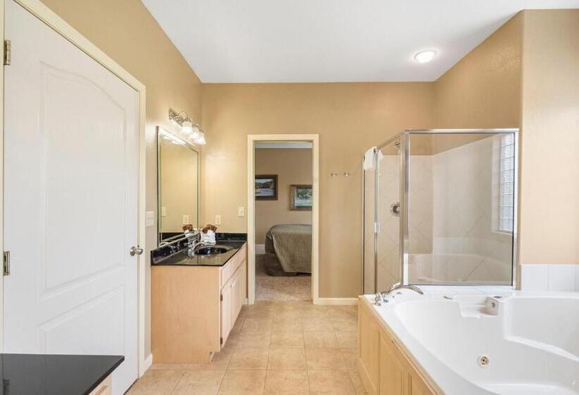 فندق Stonebridge Village Resort