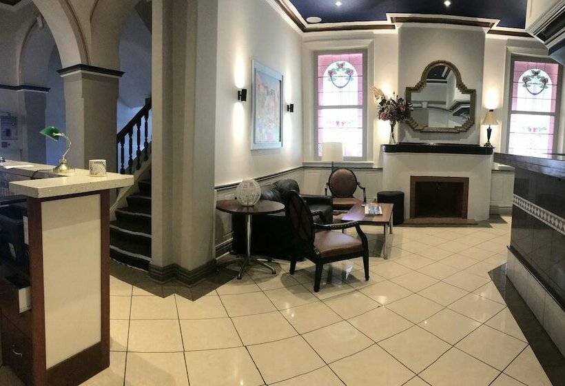 Отель The Astra