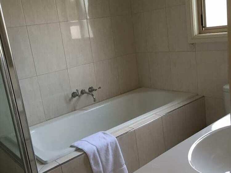 Отель The Astra