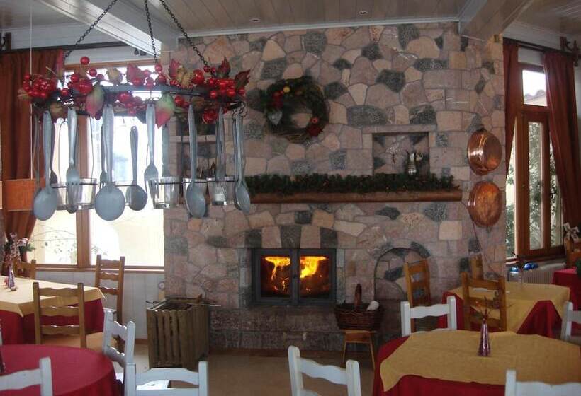 酒店 To Balkoni Tis Agorianis