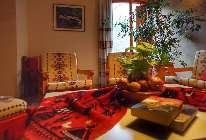 酒店 To Balkoni Tis Agorianis