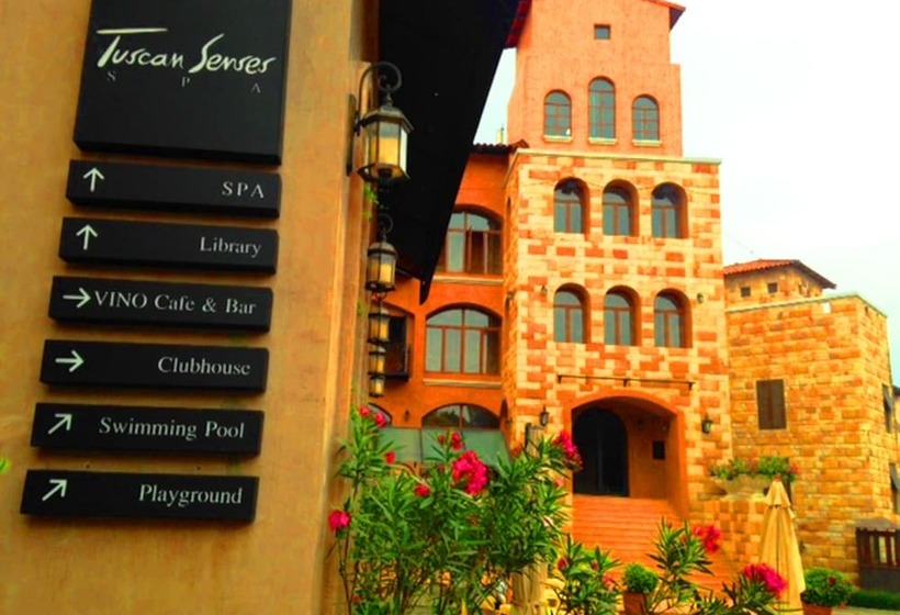 호텔 Toscana Town Square Suites