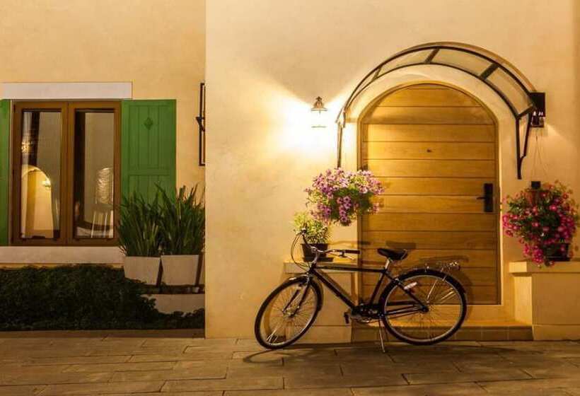 호텔 Toscana Town Square Suites