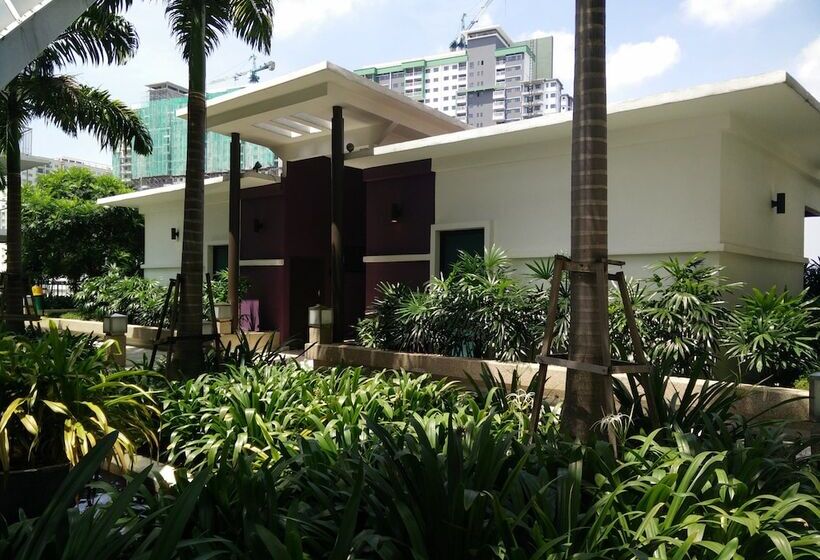 Indah Alam Vacation Home