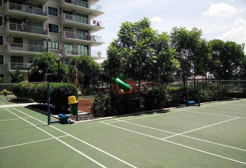 Indah Alam Vacation Home