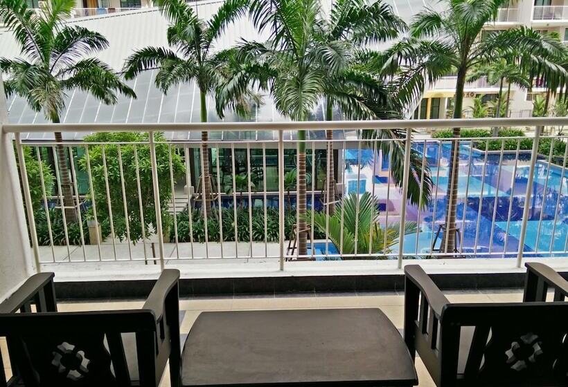 Indah Alam Vacation Home