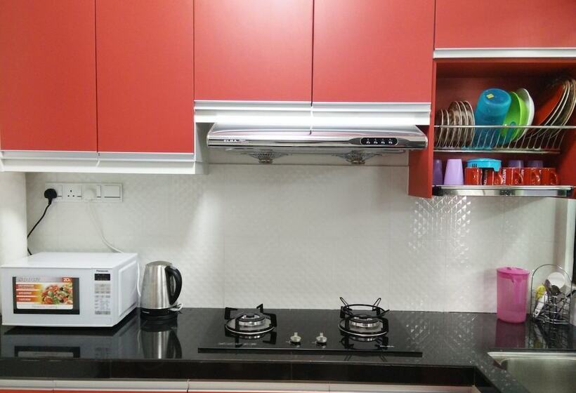 Indah Alam Vacation Home