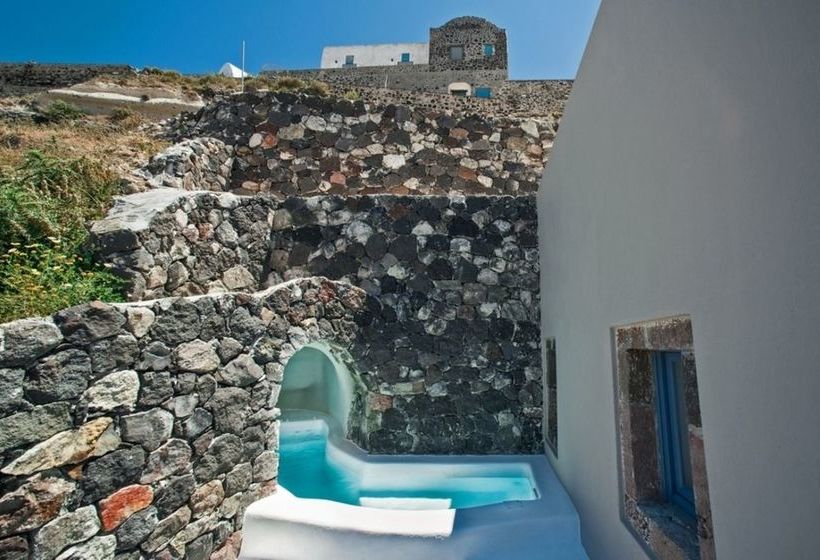 Luna Santorini Suites
