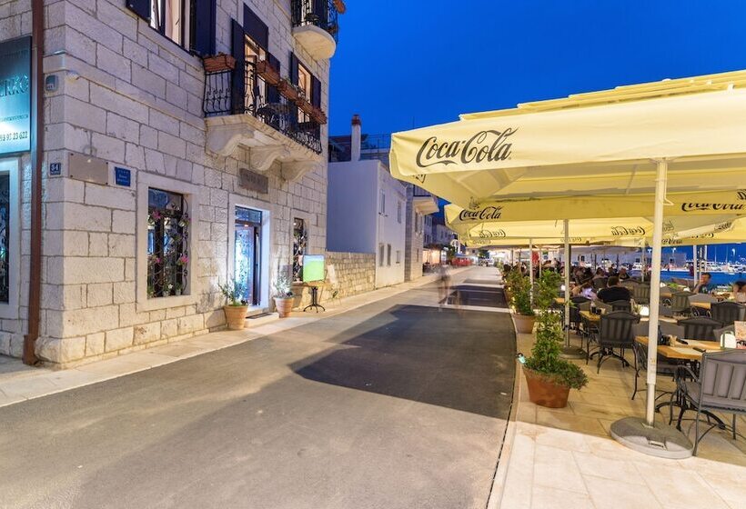 Luxury Apartment Perko