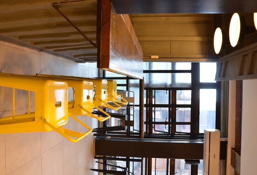 Spot On Junction Hostel