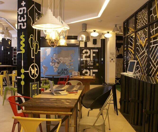 Spot On Junction Hostel