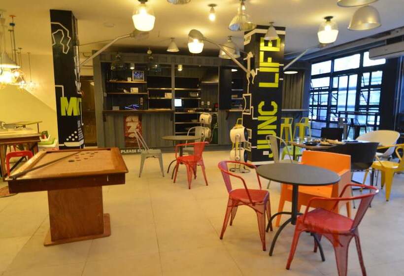 Spot On Junction Hostel