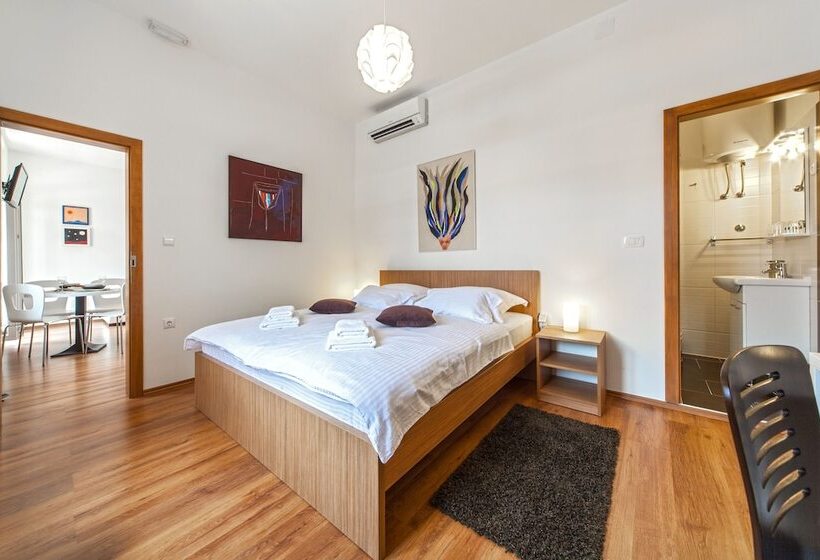 Marmontova Luxury Rooms