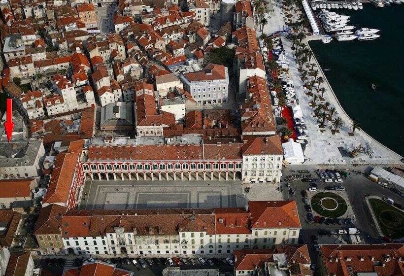 Marmontova Luxury Rooms