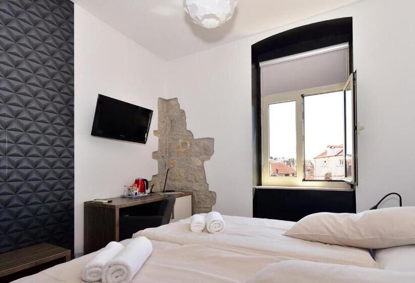 Marmontova Luxury Rooms