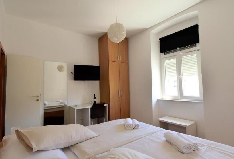 Marmontova Luxury Rooms