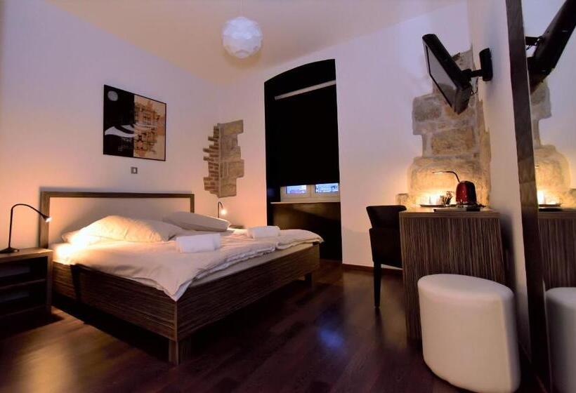 Marmontova Luxury Rooms