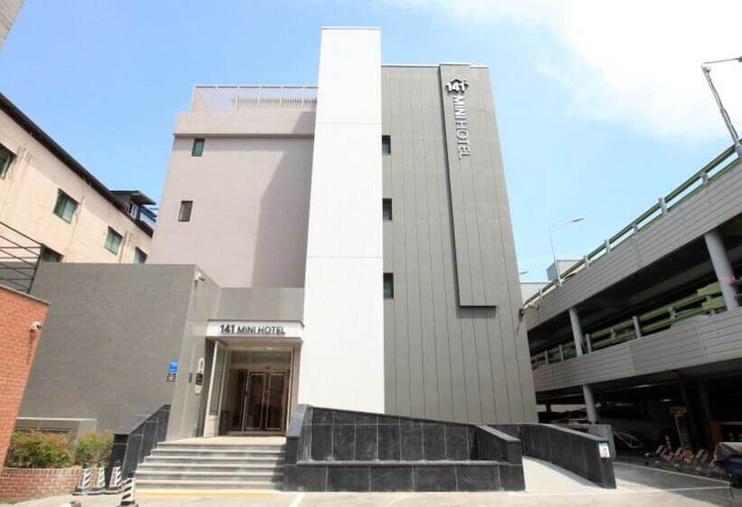 모텔 Mini Hotel 141