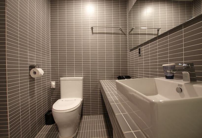 모텔 Mini Hotel 141