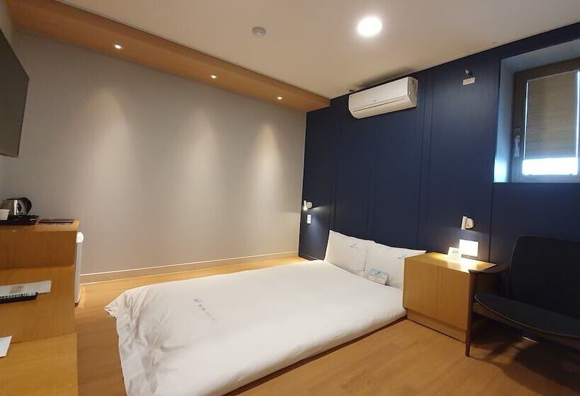 모텔 Mini Hotel 141