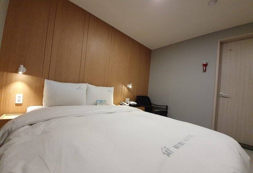 모텔 Mini Hotel 141