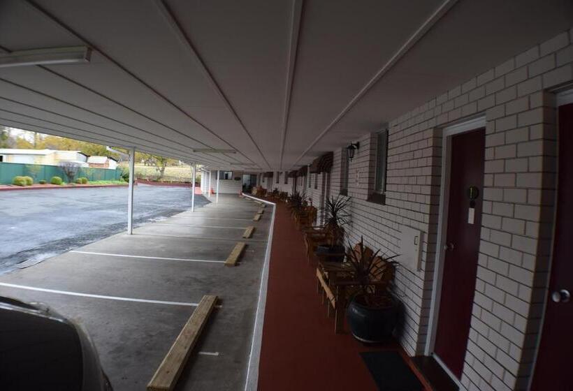 فندق على الطريق Acacia Motor Inn