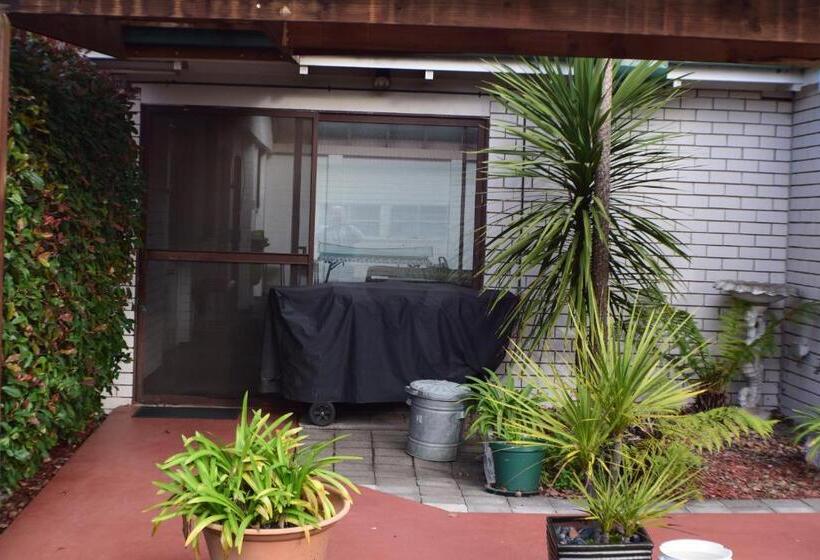 فندق على الطريق Acacia Motor Inn