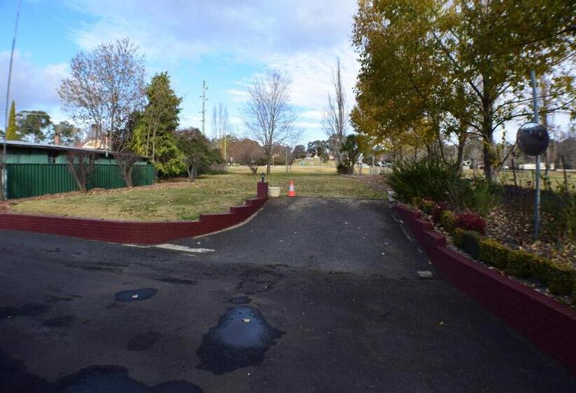 فندق على الطريق Acacia Motor Inn