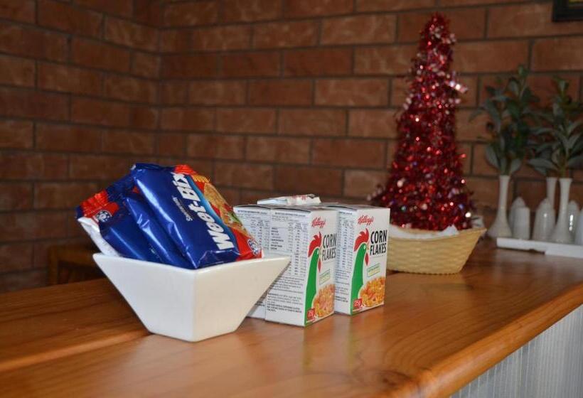 מוטל Alexander Motor Inn