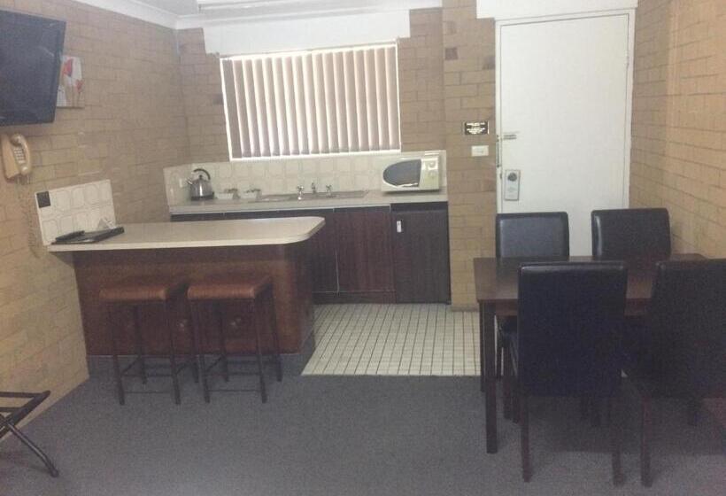 فندق على الطريق Alexander Motor Inn