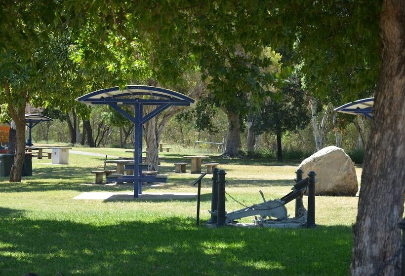 فندق على الطريق Alexander Motor Inn