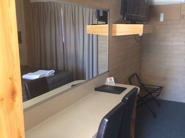 فندق على الطريق Alexander Motor Inn