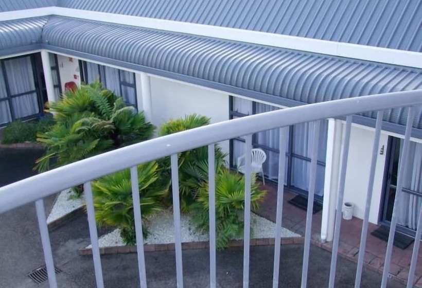 فندق على الطريق Sails Motor Inn