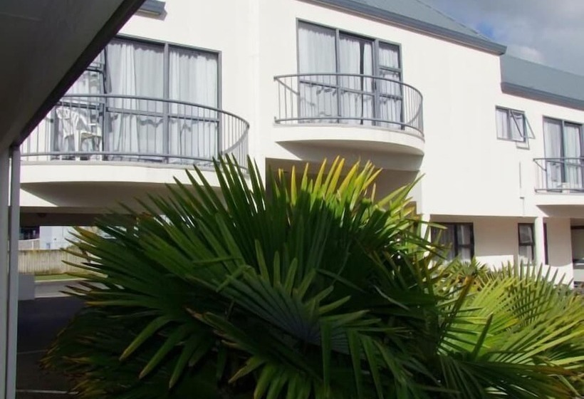 فندق على الطريق Sails Motor Inn