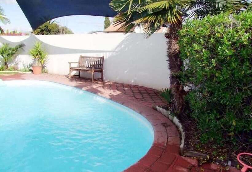 فندق على الطريق Sails Motor Inn