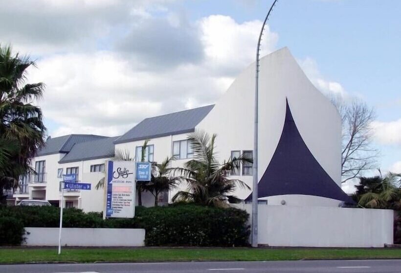 فندق على الطريق Sails Motor Inn