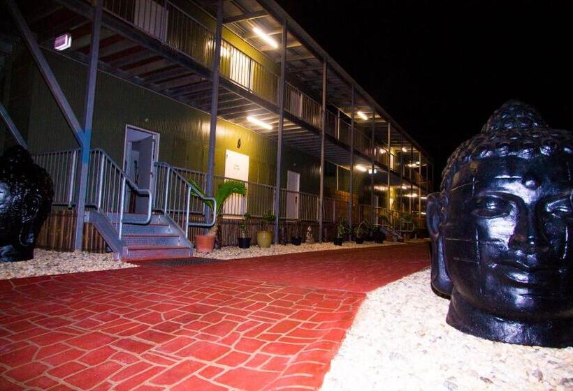 مُتل The Landing Port Hedland