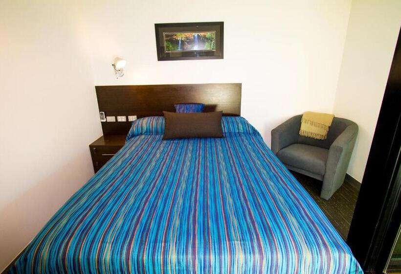 مُتل The Landing Port Hedland