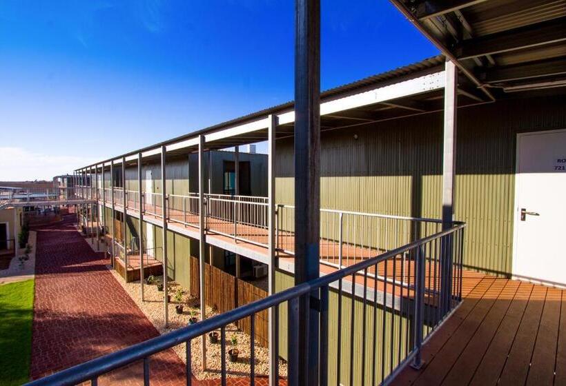 مُتل The Landing Port Hedland